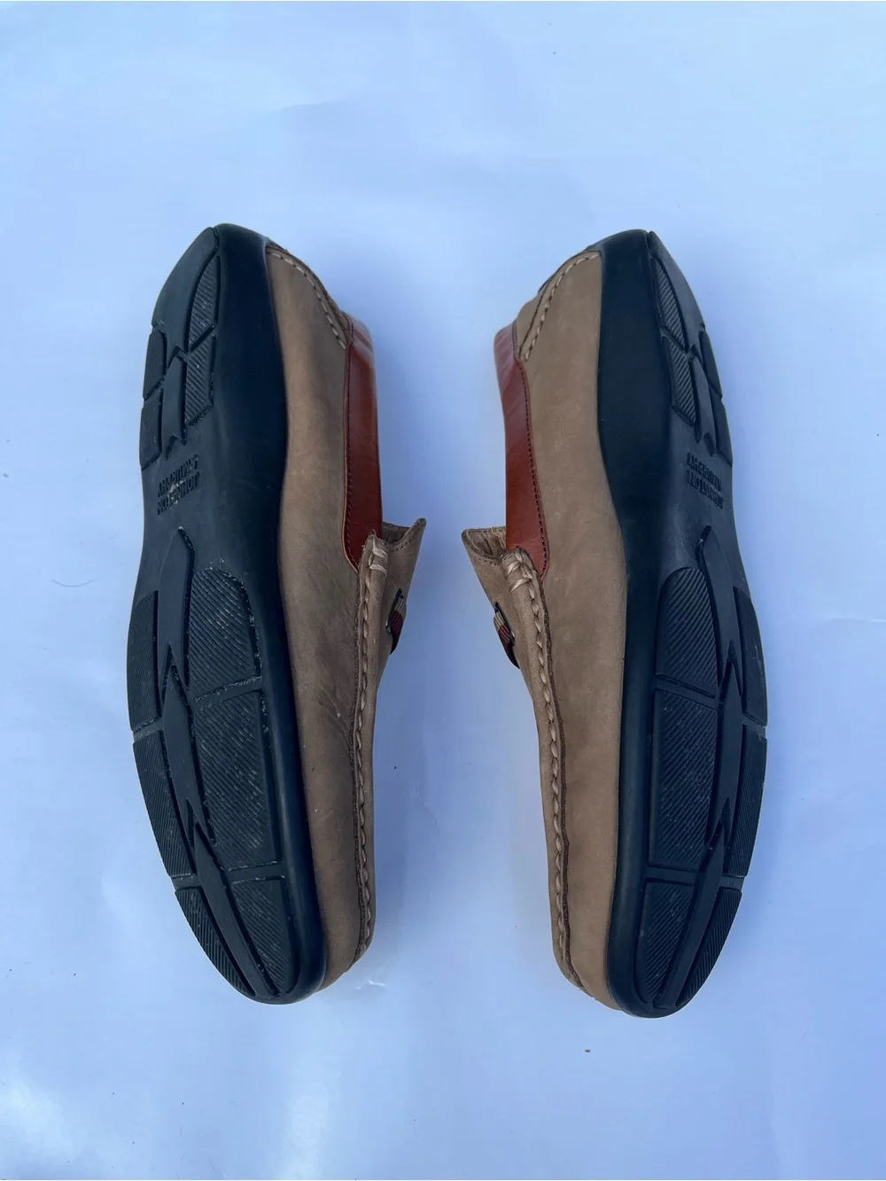 Johnston & Murphy Taupe Suede Slip-On Loafers Brown Trim Metal Bit Size 8.5